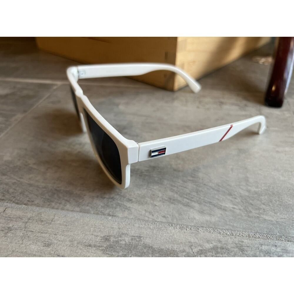 Los Angeles Boutique Party Fun Lightweight Sunglasses White Frames Black Lenses
